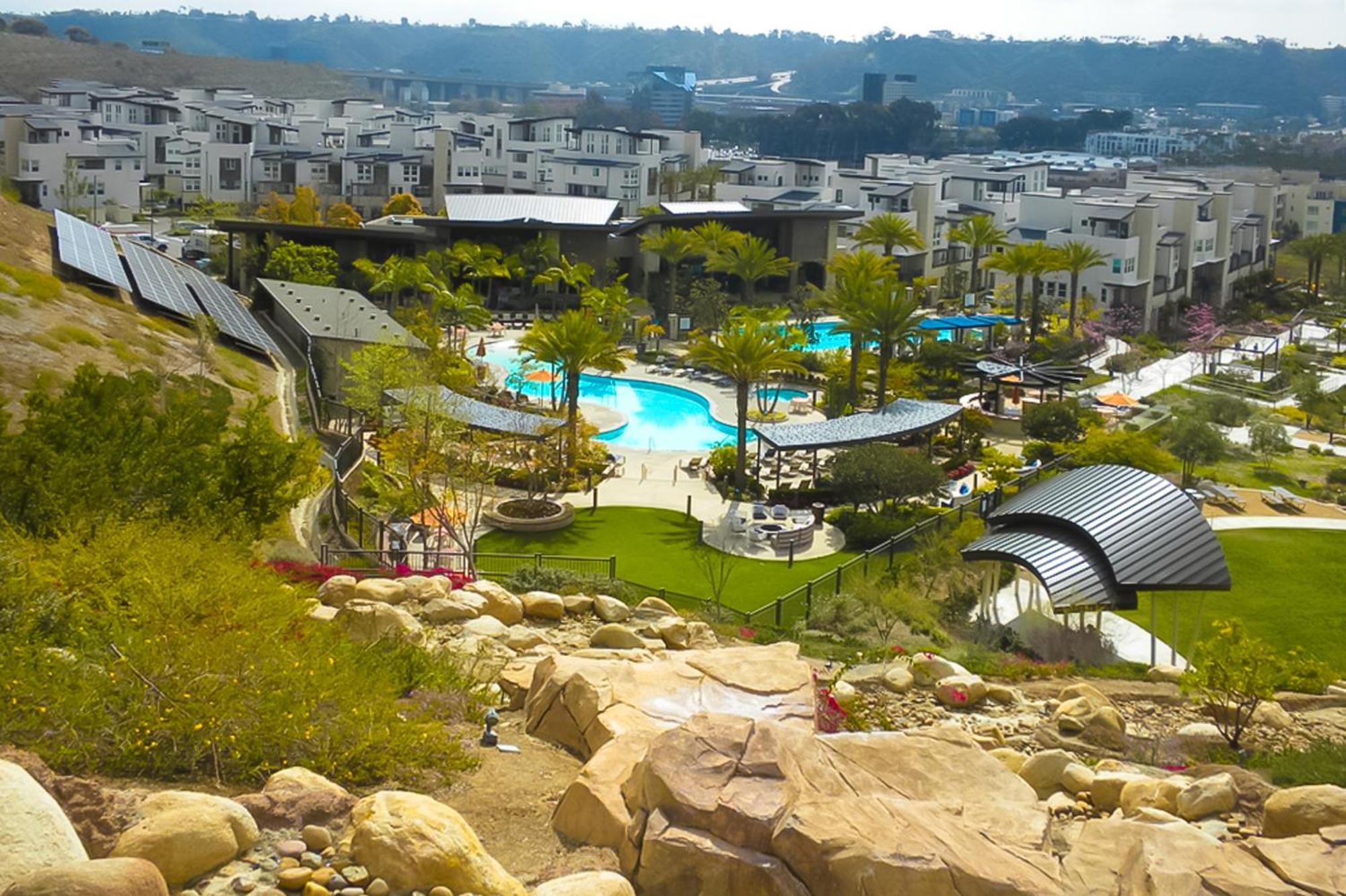 Sunny Living * San Diego